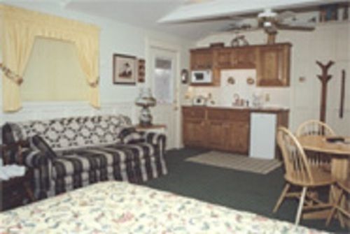 Red Barn Village Bed & Breakfast Clarks Summit Exterior photo